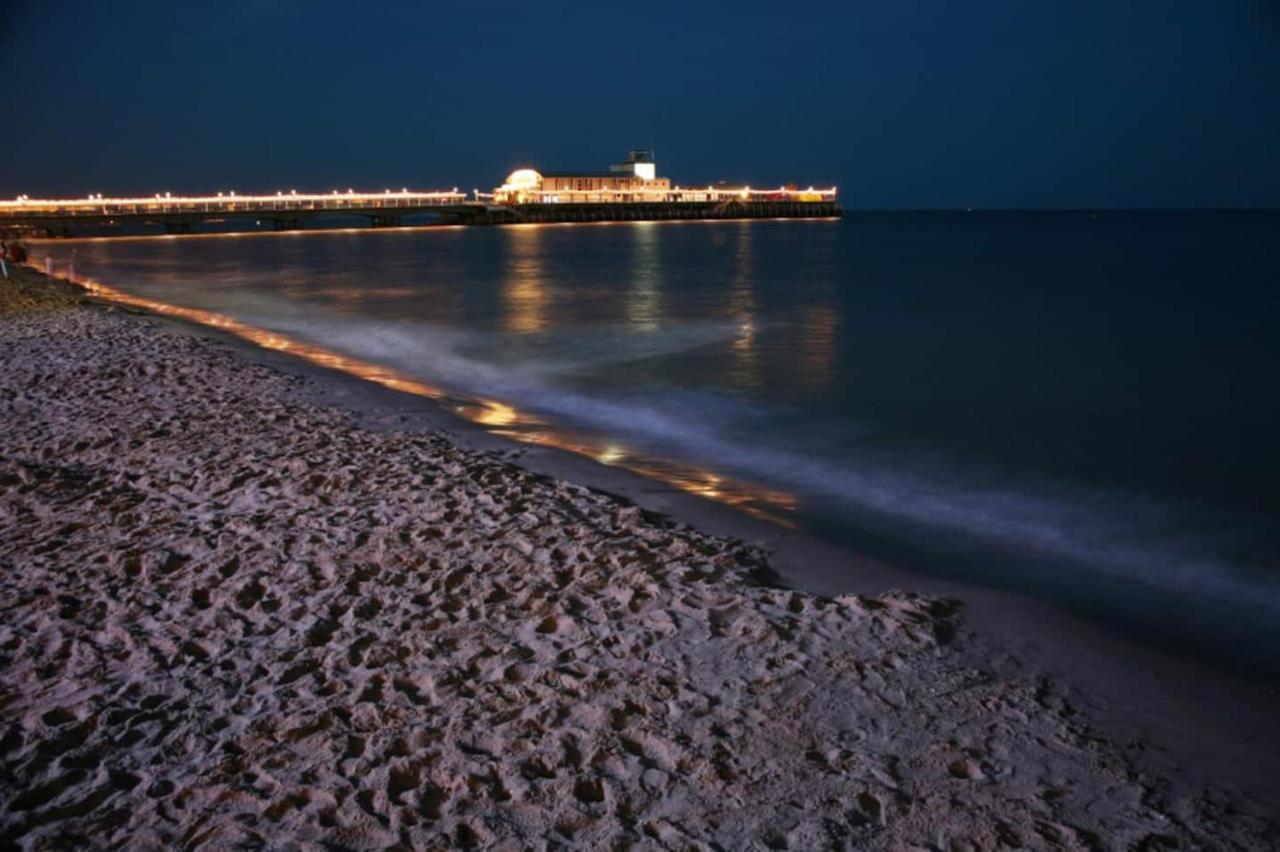 Flat-B, 4 Adults, 20 Mins To Beach, Netflix, Wifi, Sleeps 4 Adults Bournemouth Luaran gambar