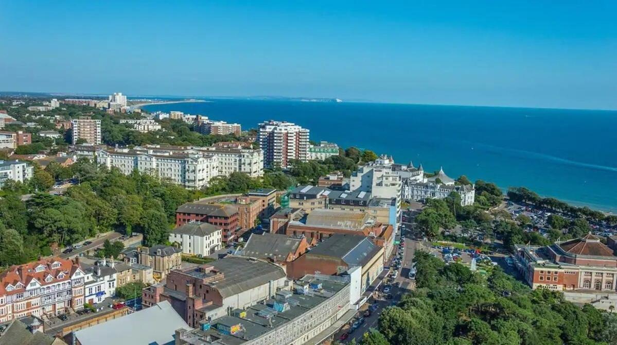 Flat-B, 4 Adults, 20 Mins To Beach, Netflix, Wifi, Sleeps 4 Adults Bournemouth Luaran gambar