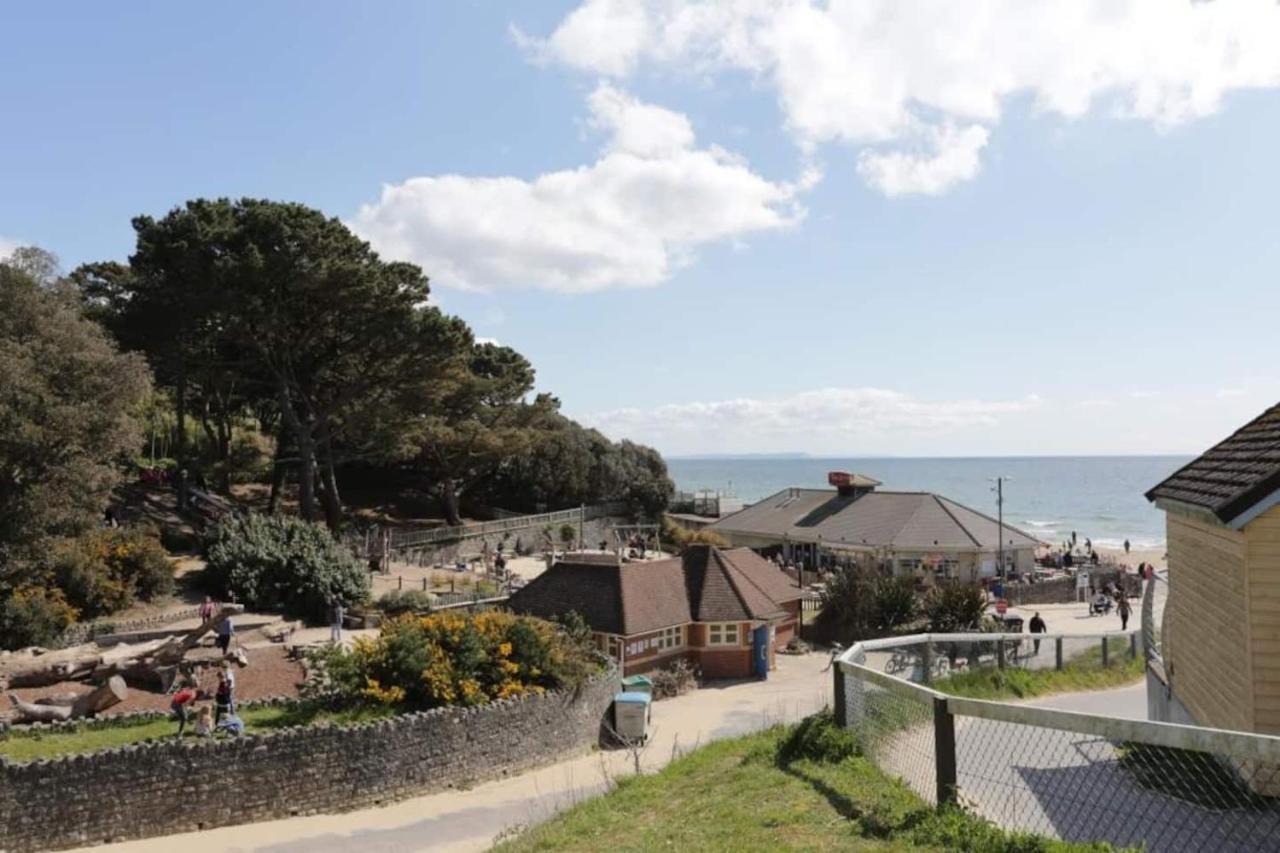 Flat-B, 4 Adults, 20 Mins To Beach, Netflix, Wifi, Sleeps 4 Adults Bournemouth Luaran gambar