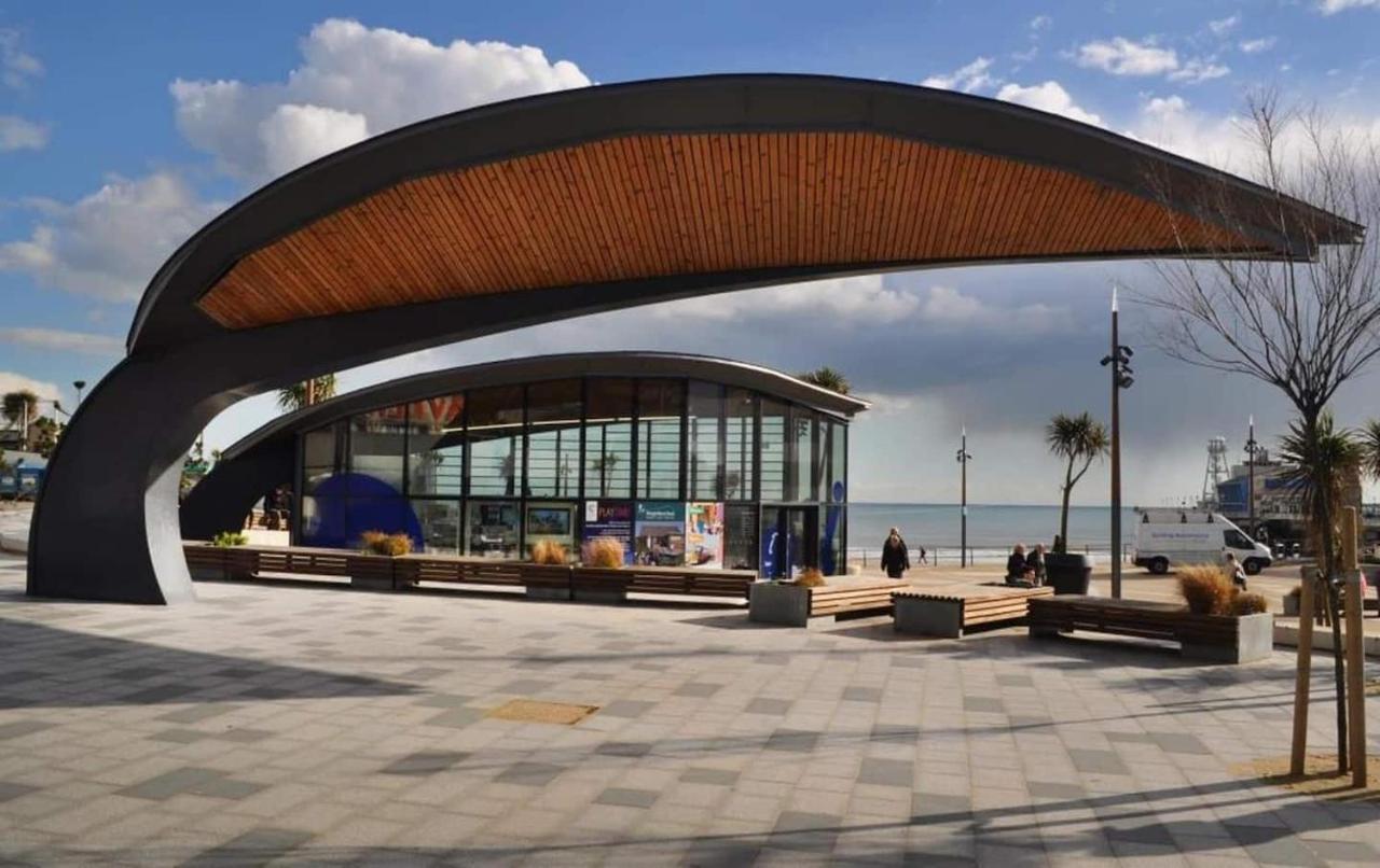 Flat-B, 4 Adults, 20 Mins To Beach, Netflix, Wifi, Sleeps 4 Adults Bournemouth Luaran gambar